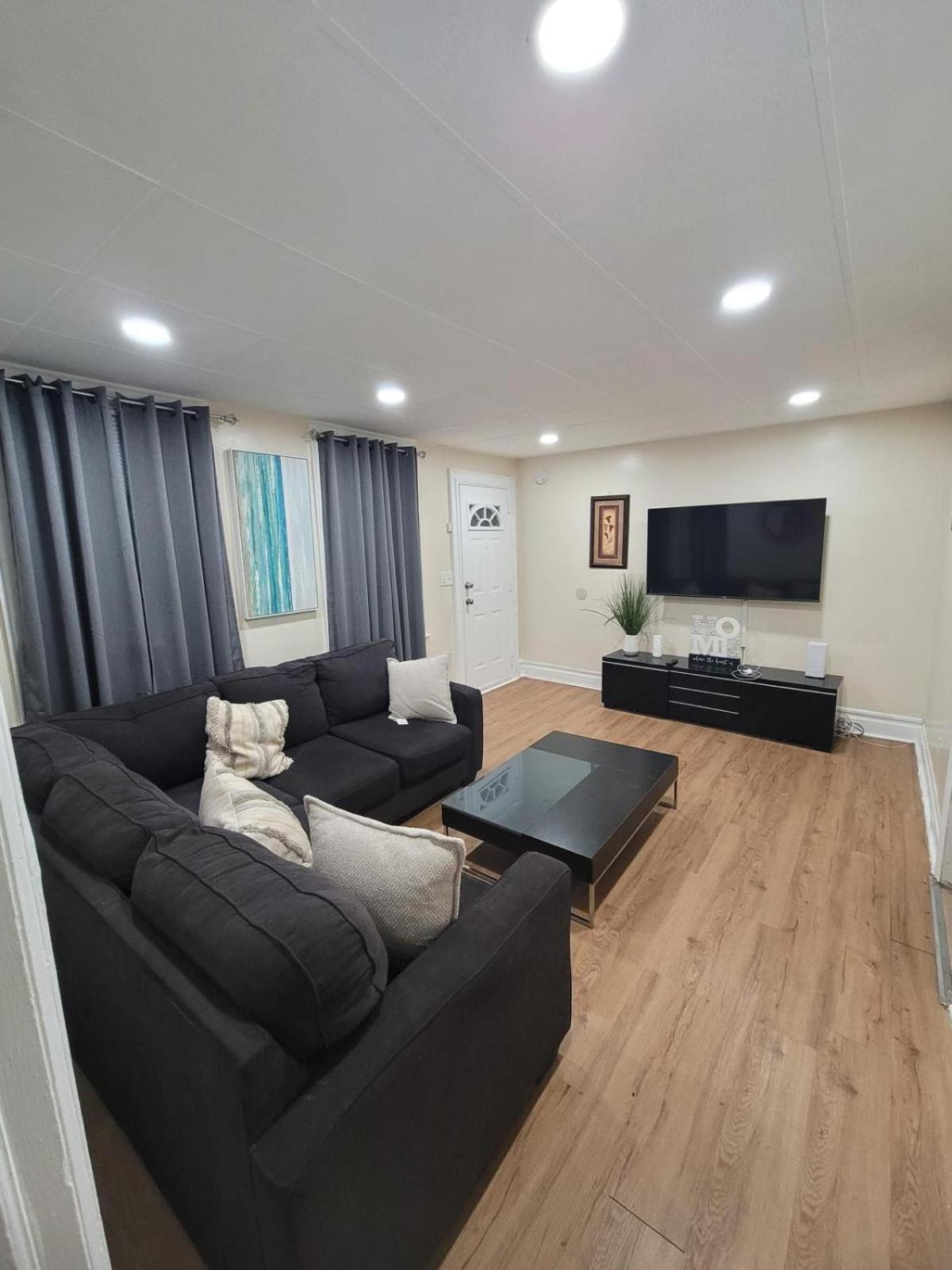 Z & Z Apartment Newark Eksteriør bilde